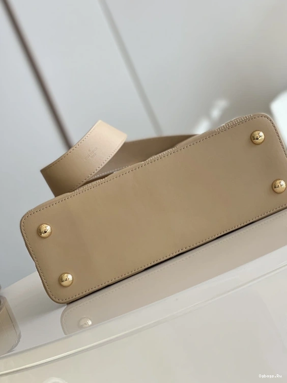 VUITTON MM CAPUCINES LOUIS 0901